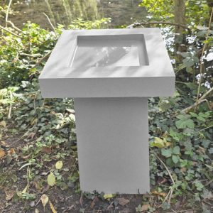 Contemporary Birdbath in garden Porland