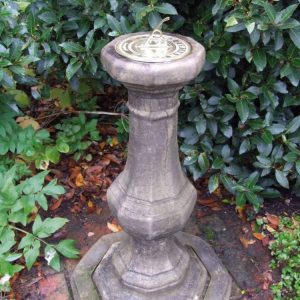 PedestalSundial_PBS-C3809-garden